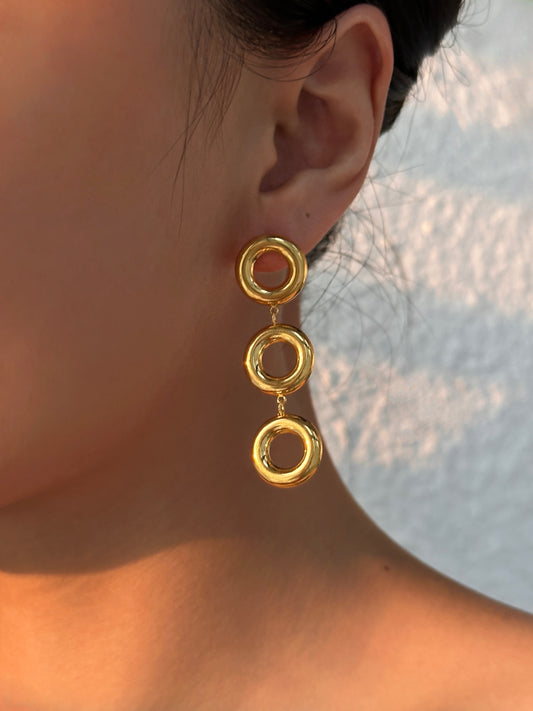 Three Circles Earrings. Color Dorado