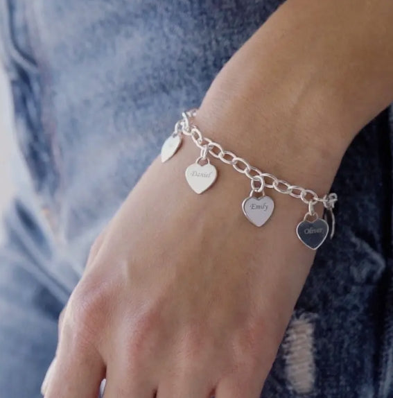 Pulsera Plata de Corazones Personalizada